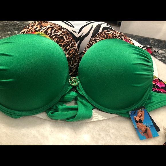 Exposure shot of all my VS bikini bombshells 34D and matching bottoms - Picture 6 of 16